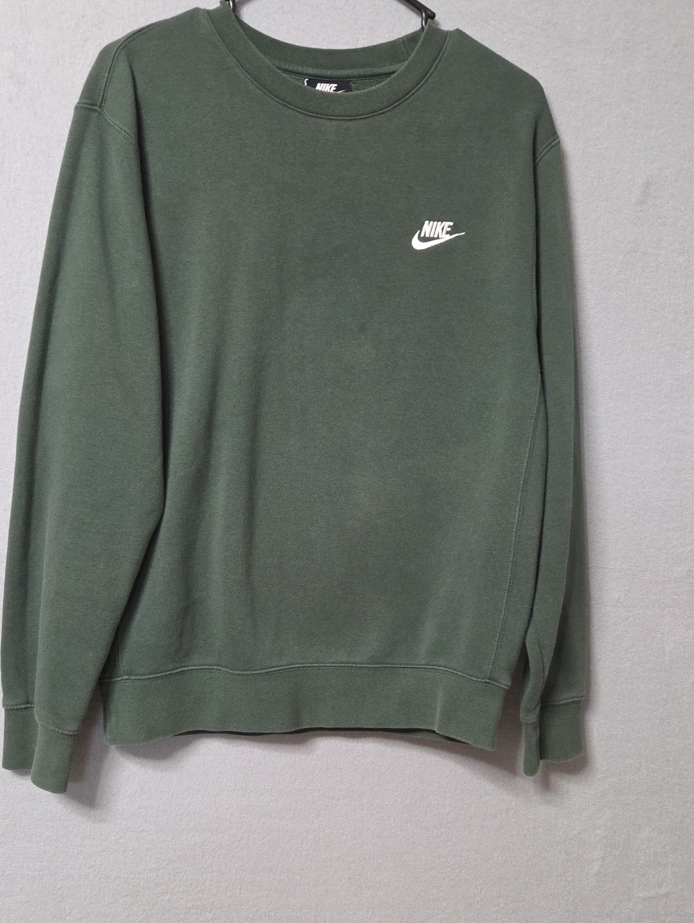 Nike Sportswear Club Fleece Men's Olive Green Crewneck Sweatshirt .